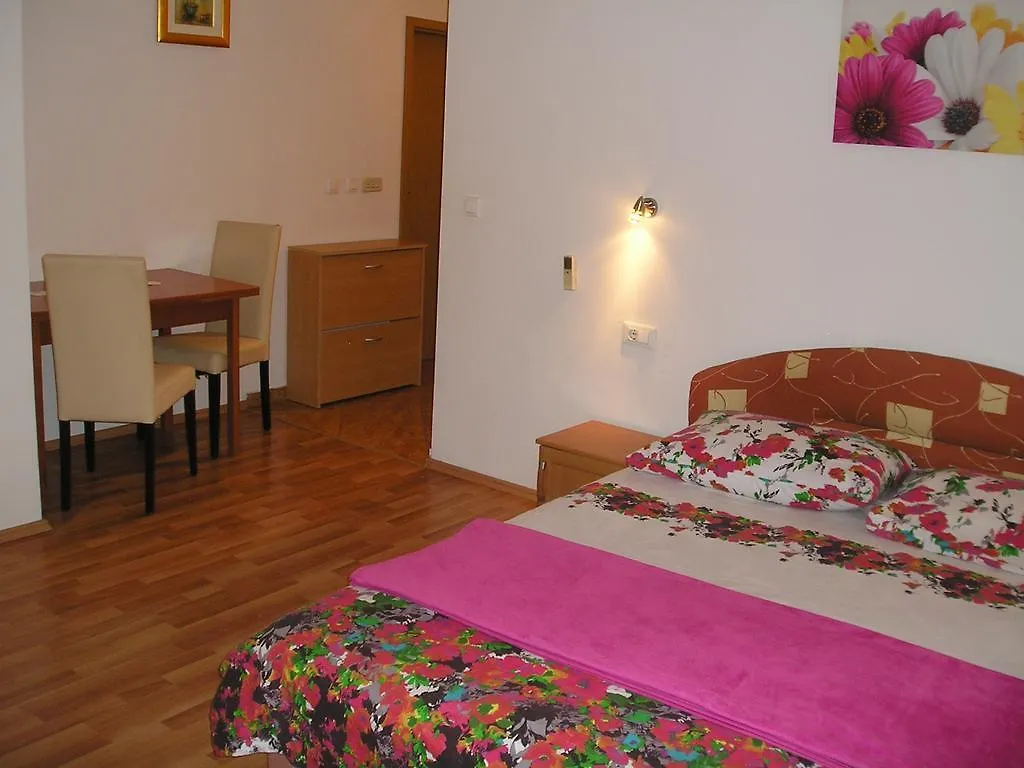 Apartments Eni Lovran 0*,  Croatia