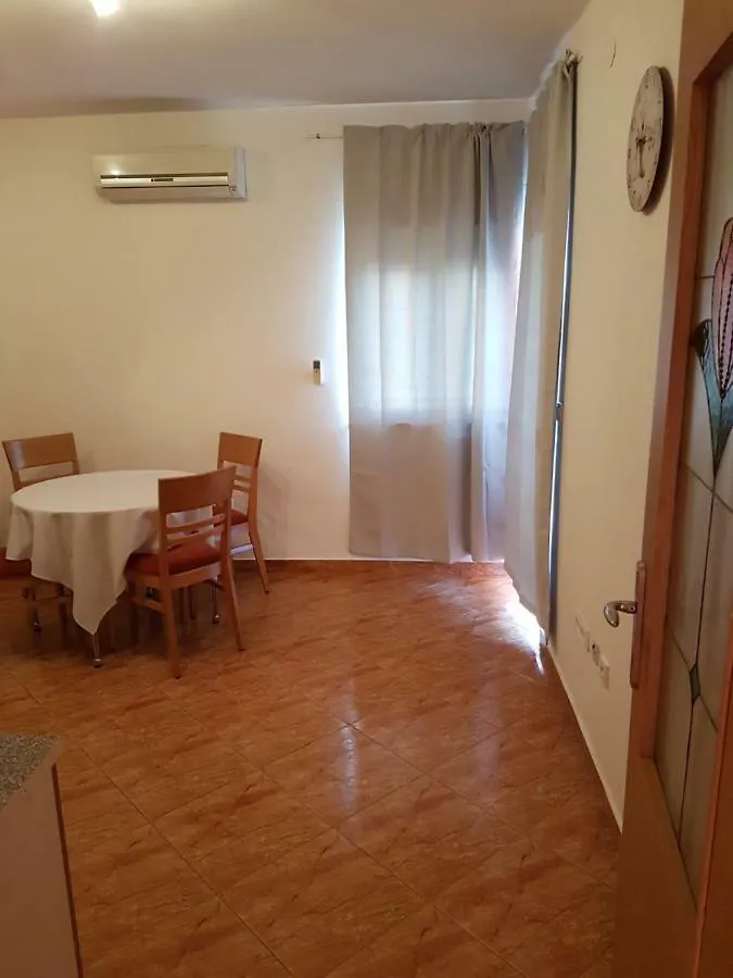 Apartments Eni Lovran 0*,