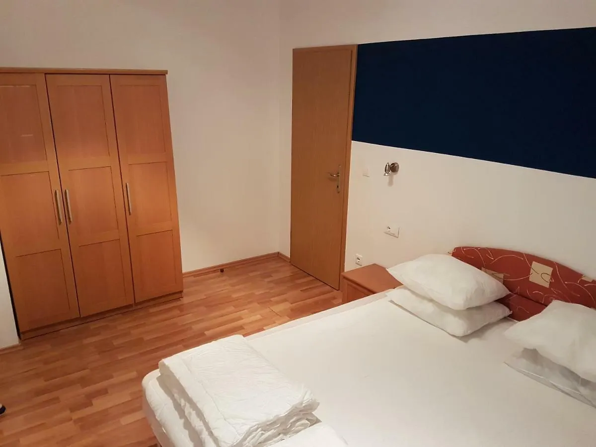 Apartments Eni Lovran