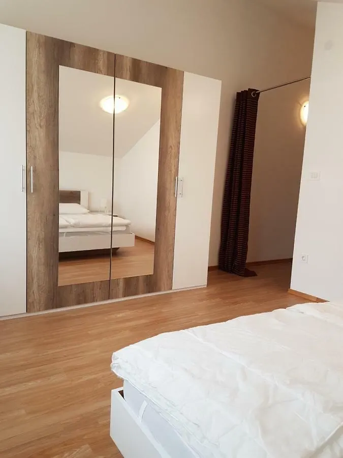 Apartments Eni Lovran