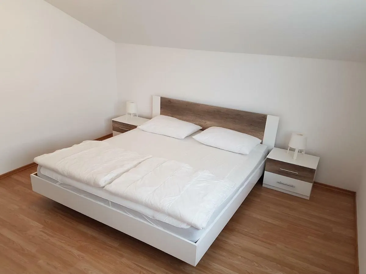 Apartments Eni Lovran 0*,