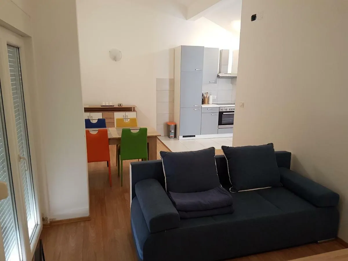 Apartments Eni Lovran