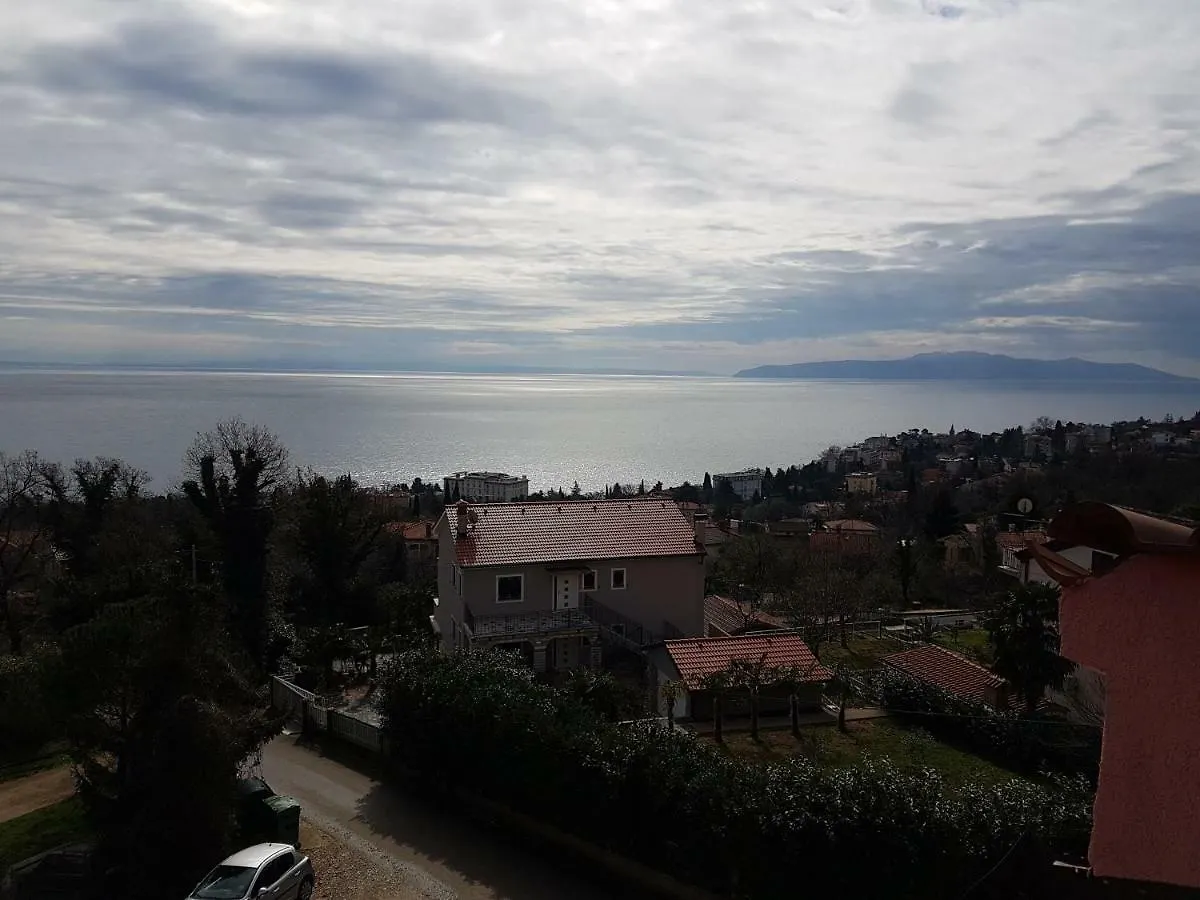 Apartments Eni Lovran