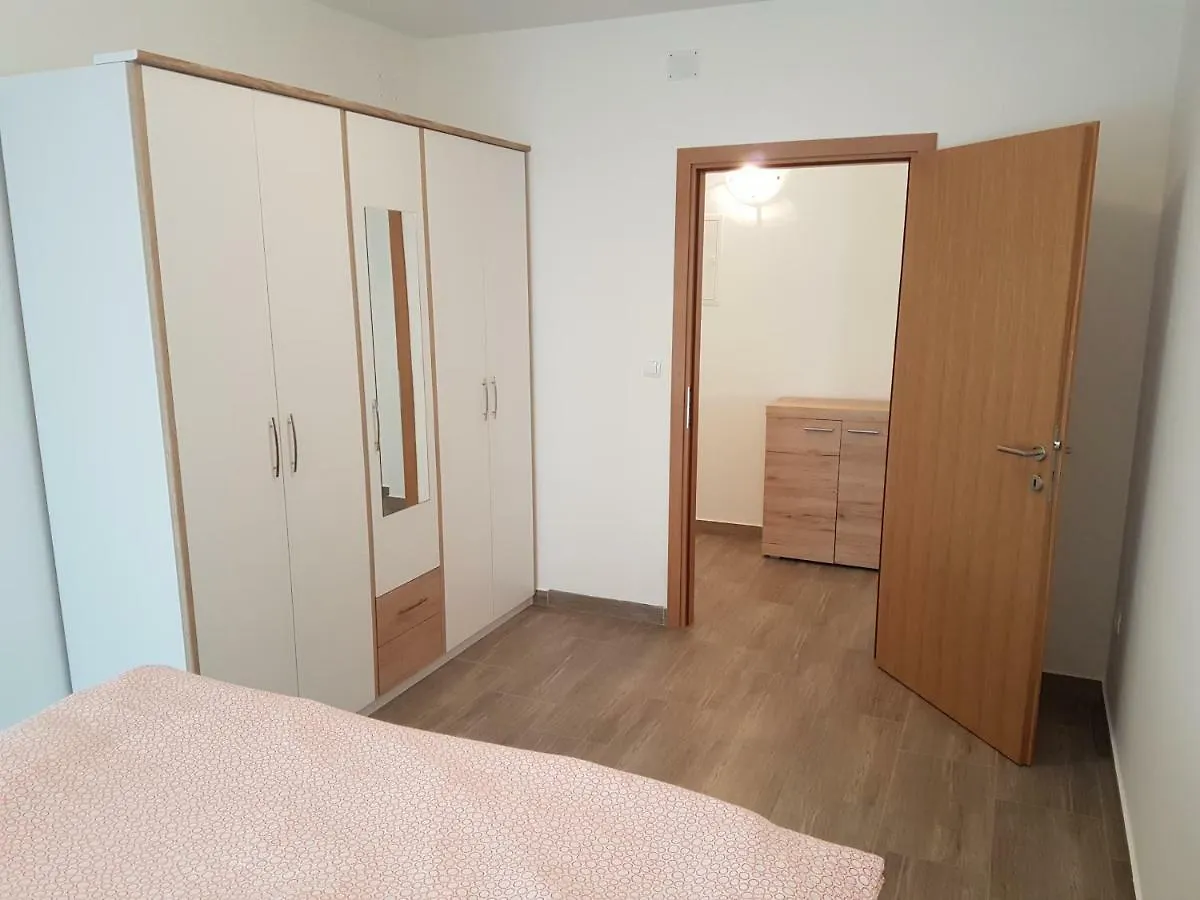 Apartments Eni Lovran